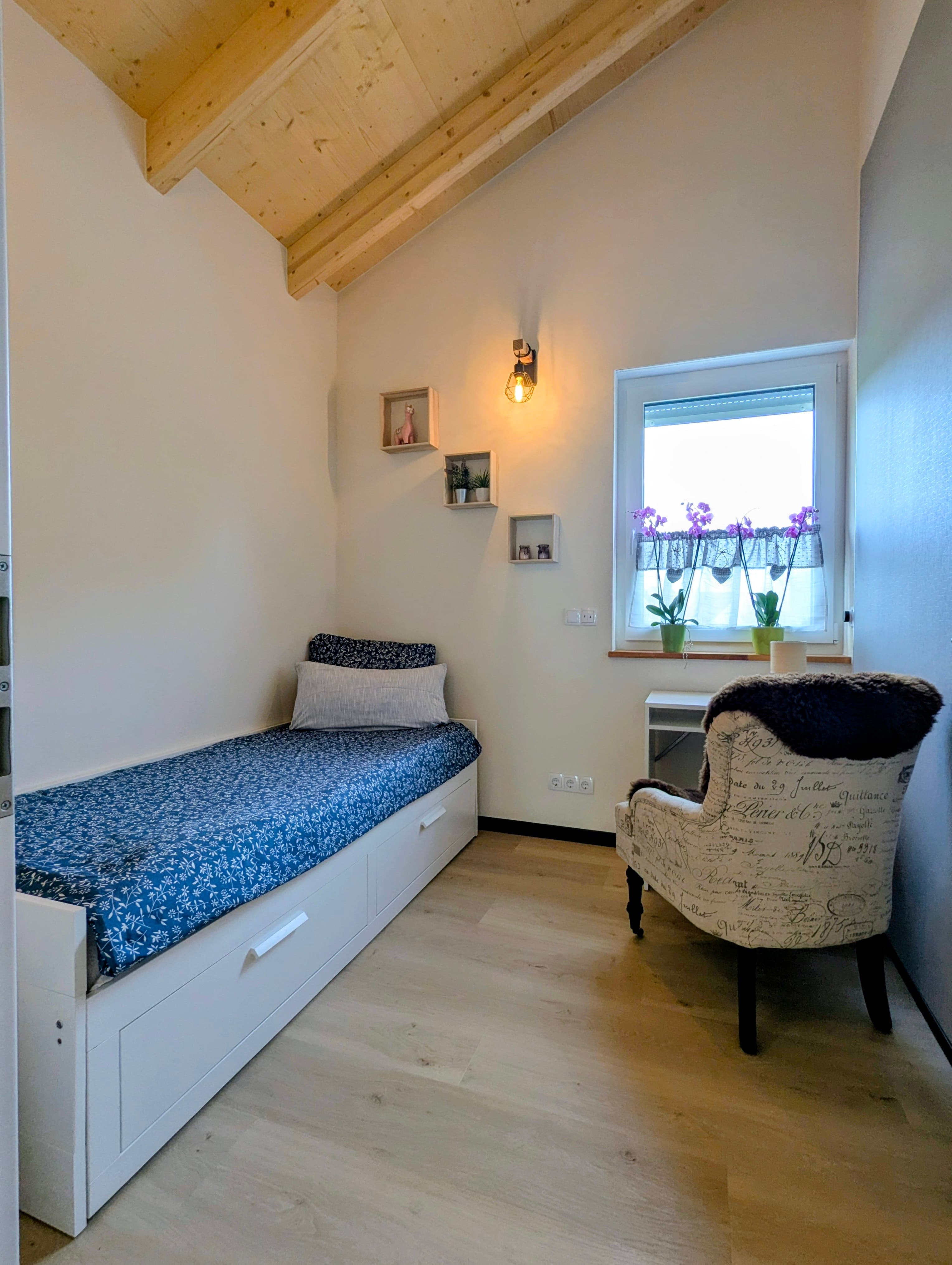Mehrzweckraum mit Etagenbett