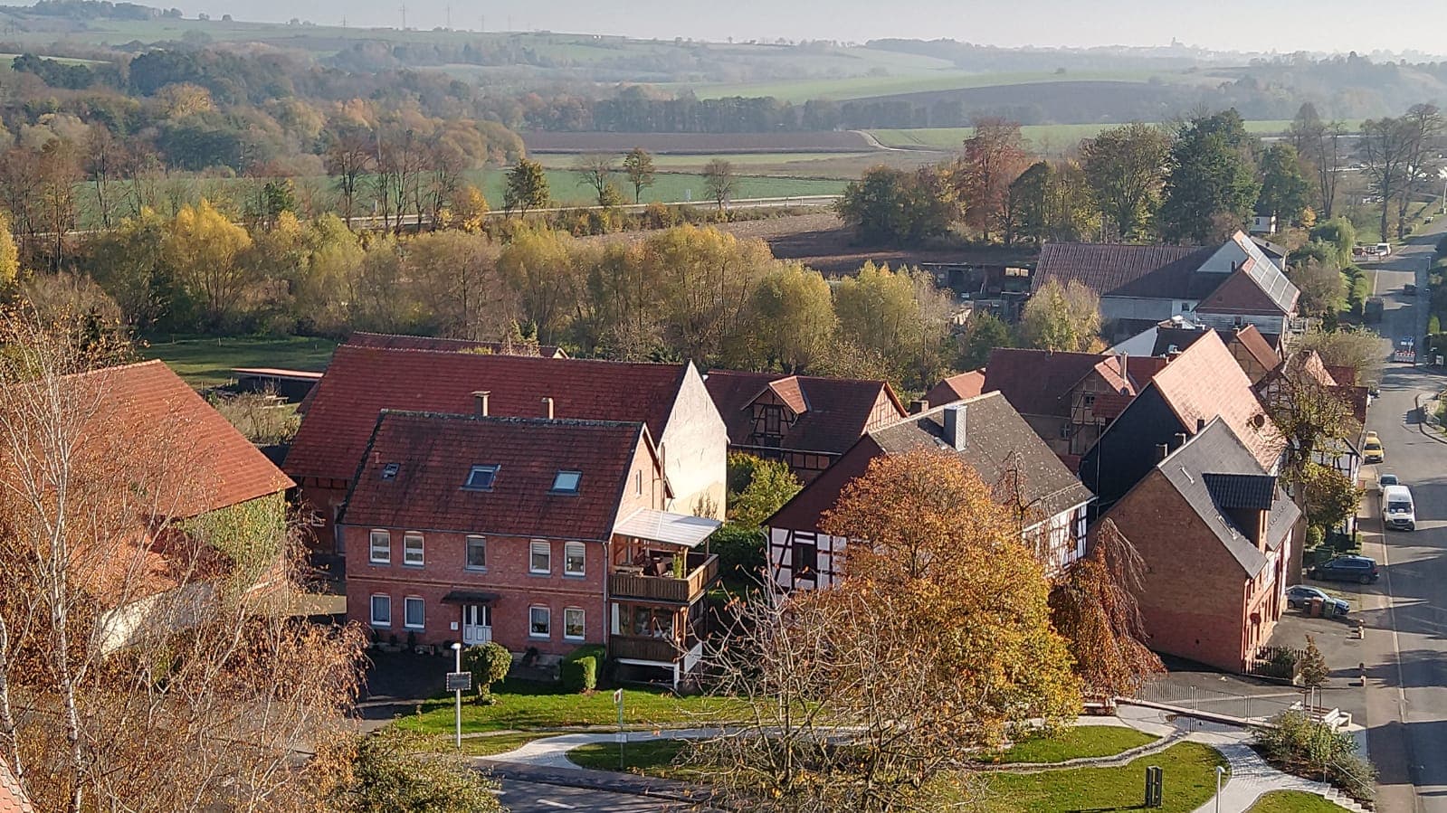 Luftaufnahme vom Dorf